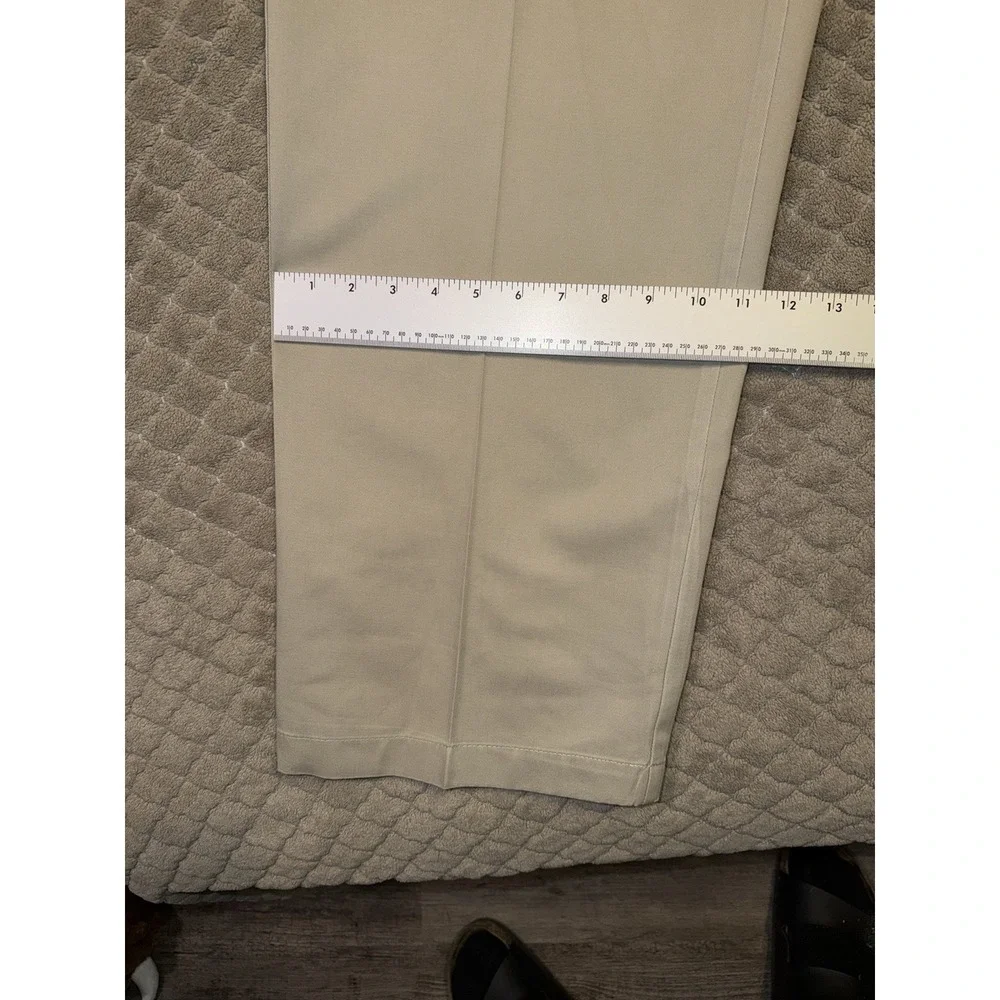 Izod Chinos Men's Khaki Pants Size 42x32 Straight Fit Excellent Condition